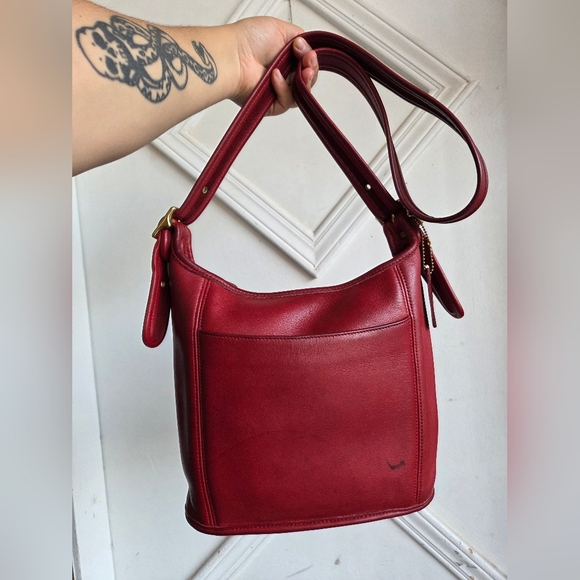 Vintage Coach Red Slim Duffle 9816 ❤️